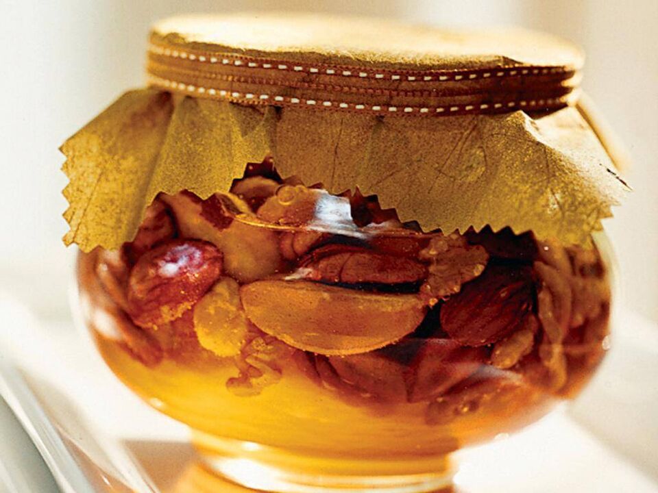 Kacang dengan madu untuk potensi